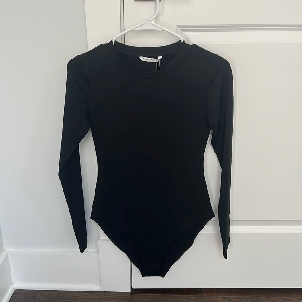 Mangopop black long sleeve bodysuit